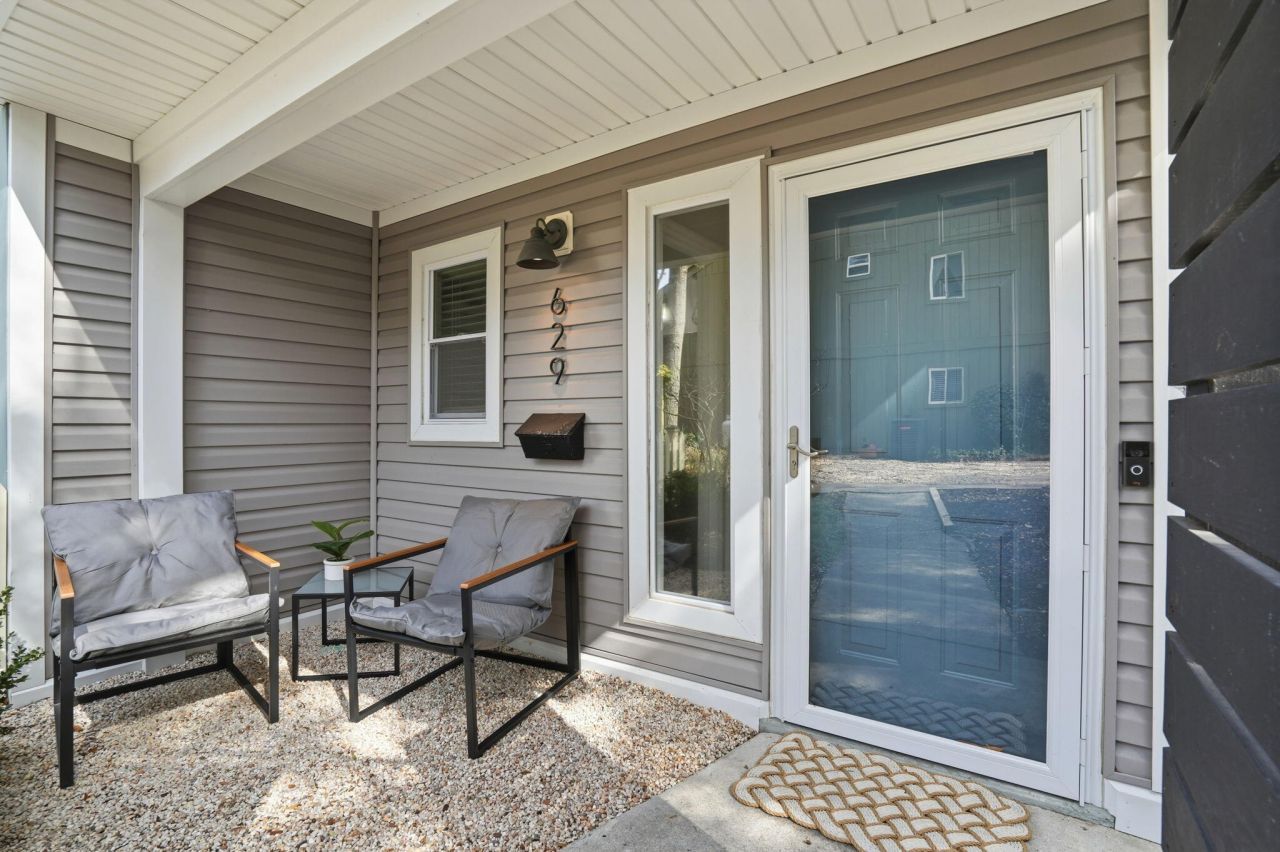 629 Bay Tree Court Photo 3