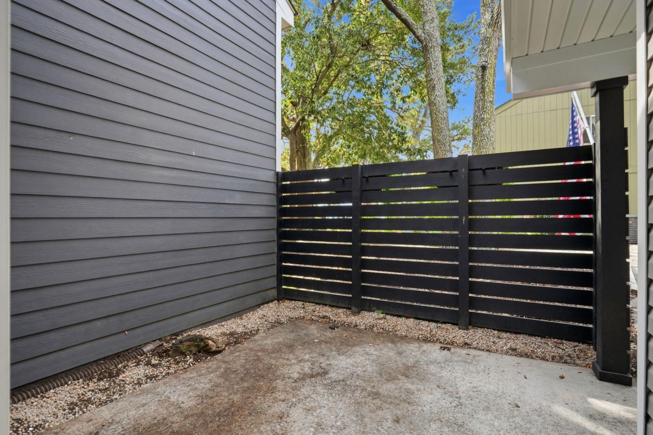 629 Bay Tree Court Photo 33