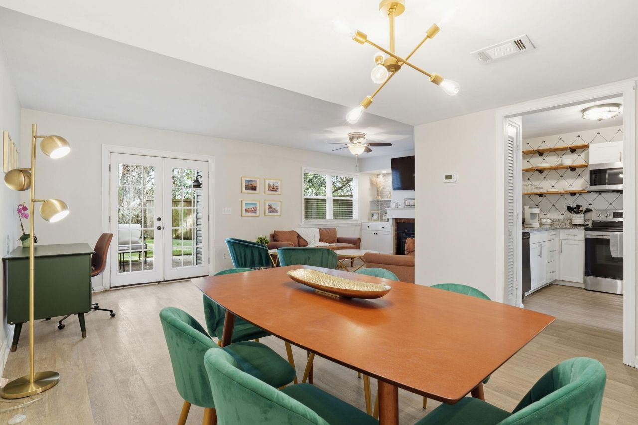 629 Bay Tree Court Photo 7