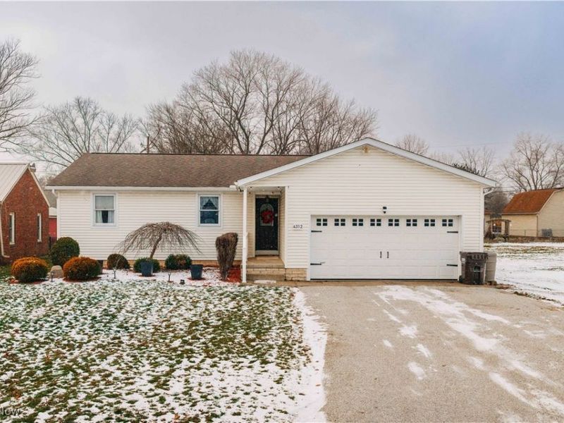 4312 Park Avenue NE, Sandyville, OH 44671 Photo 1