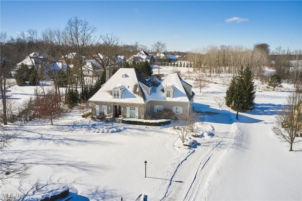 2242 Rock Creek N, Akron, OH 44333 Main Photo