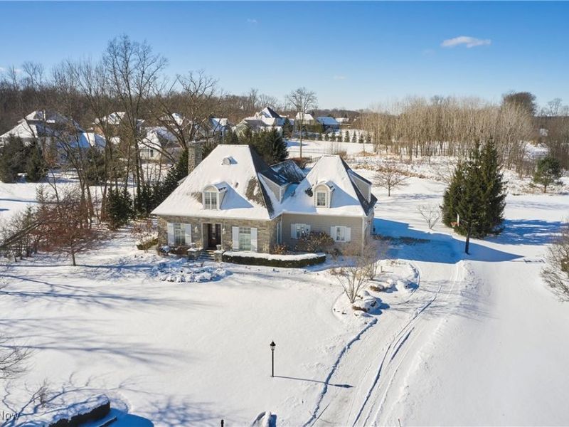 2242 Rock Creek N, Akron, OH 44333 Photo 1