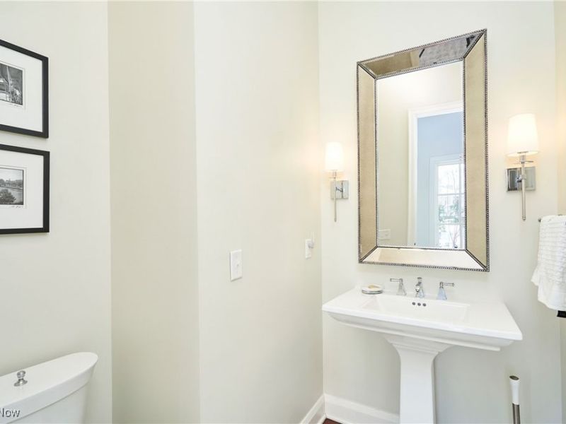 2242 Rock Creek N, Akron, OH 44333 Photo 21