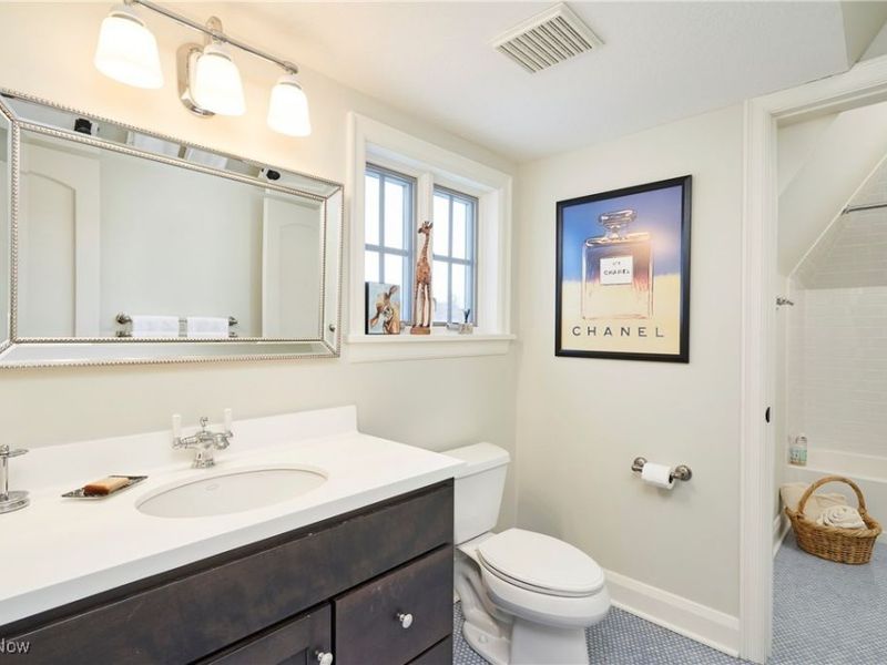 2242 Rock Creek N, Akron, OH 44333 Photo 29