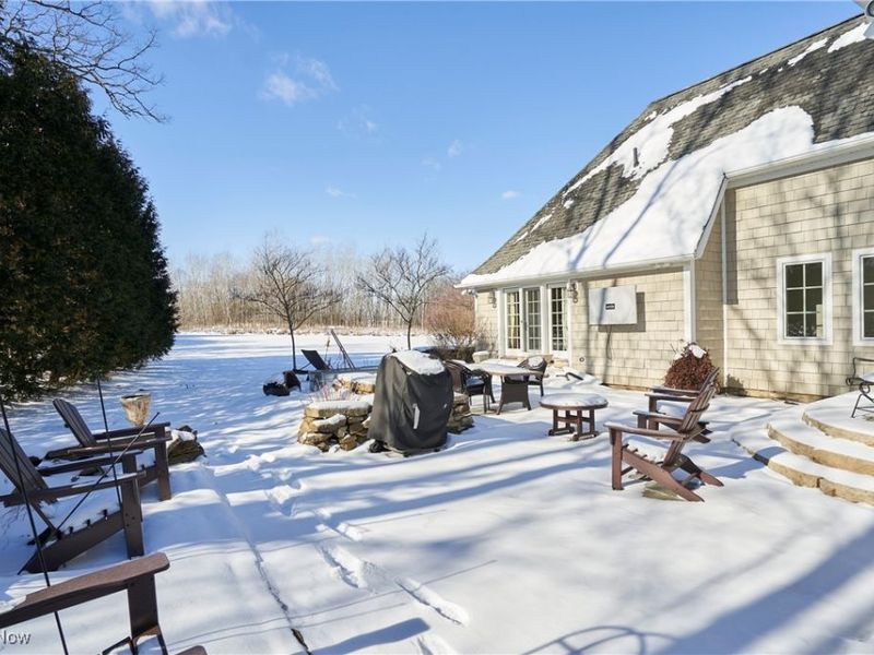 2242 Rock Creek N, Akron, OH 44333 Photo 8