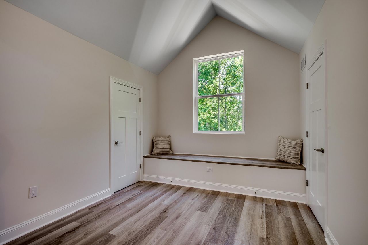 1673 Carriage Ln. Photo 12