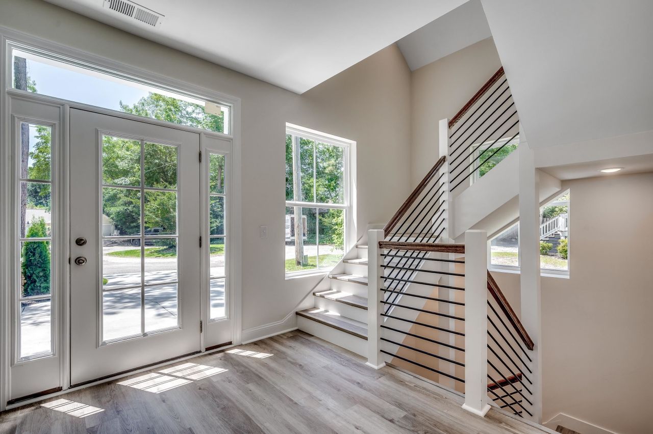 1673 Carriage Ln. Photo 6