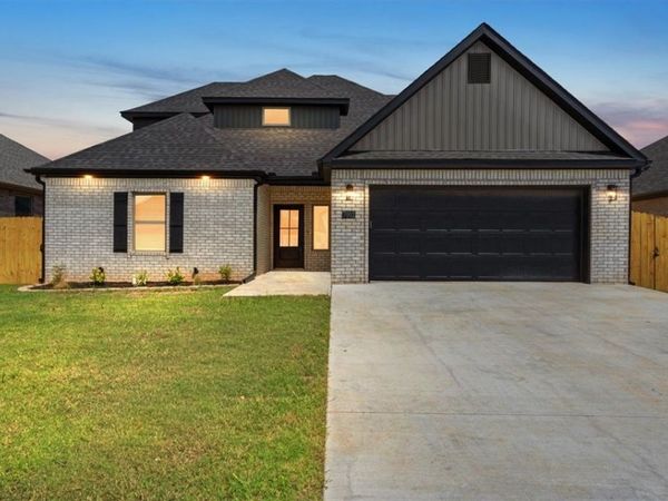 7002 SW Basswood Avenue, Bentonville, AR 72713