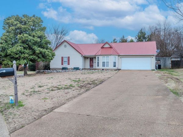 15 Anglewood Drive, Jackson, TN 38305
