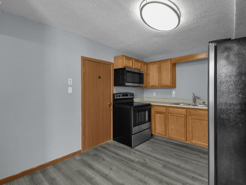 111 E Tiffin Street, Willard, OH 44890 Photo 8