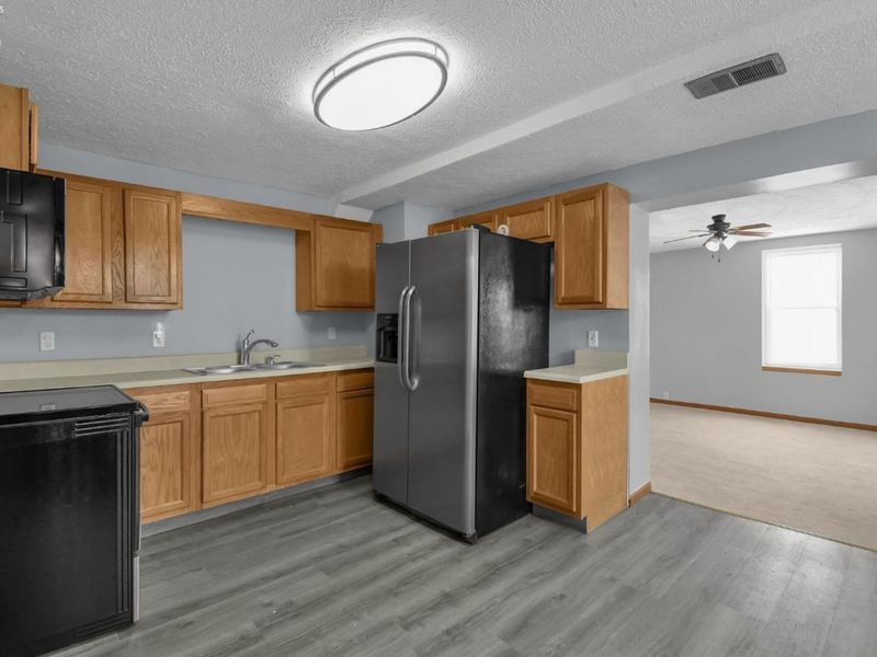 111 E Tiffin Street, Willard, OH 44890 Photo 9