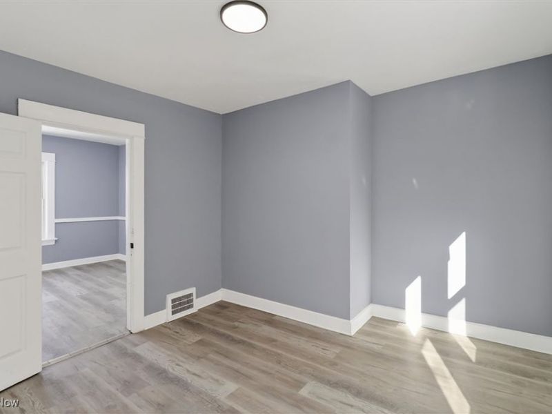 792 London Road, Cleveland, OH 44110 Photo 5