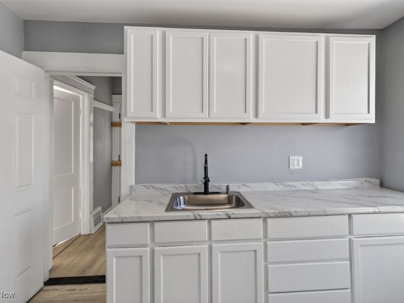 792 London Road, Cleveland, OH 44110 Photo 8