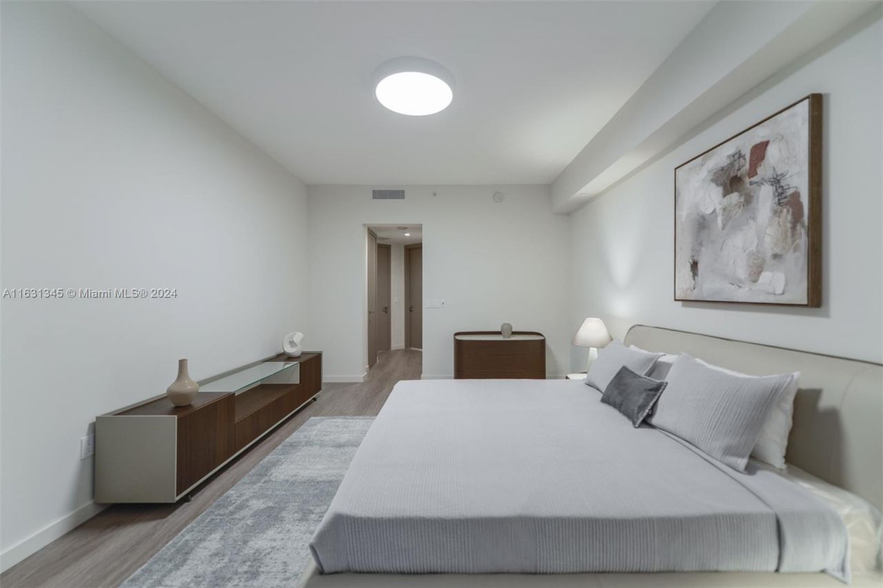 16051 Collins Ave , Unit 2102, Sunny Isles Beach, FL 33160 Photo