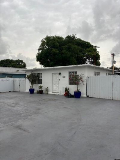 832 E 20th St, Hialeah, FL 33013 Photo