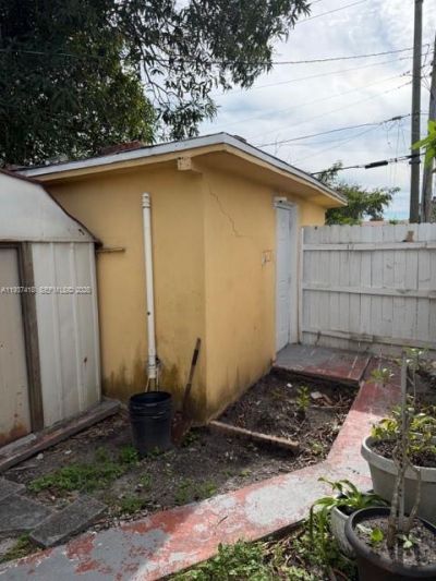 832 E 20th St, Hialeah, FL 33013 Photo