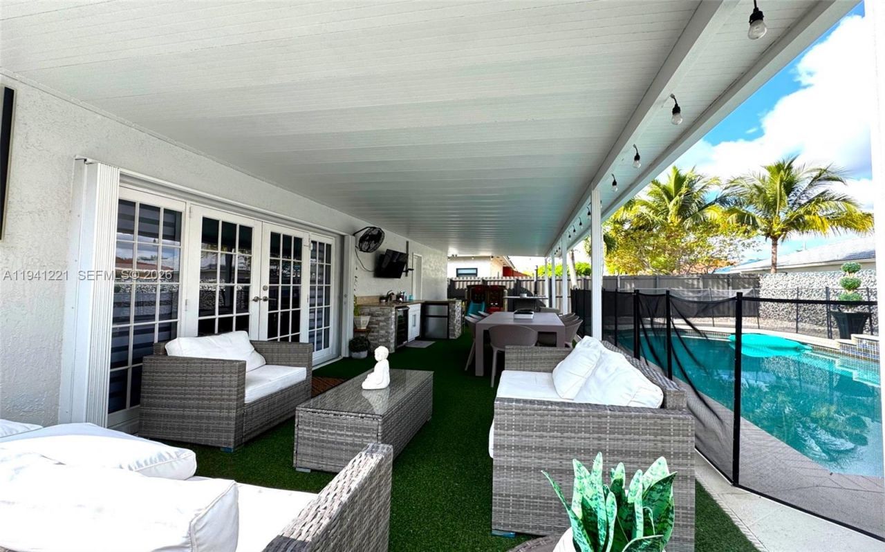 14531 SW 180th Ter, Miami, FL 33177 Photo