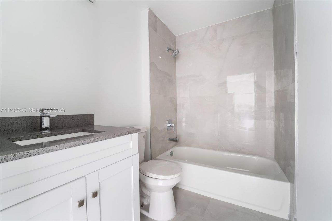 1165 NW 8th Ave, Unit 104, Miami, FL 33136 Photo