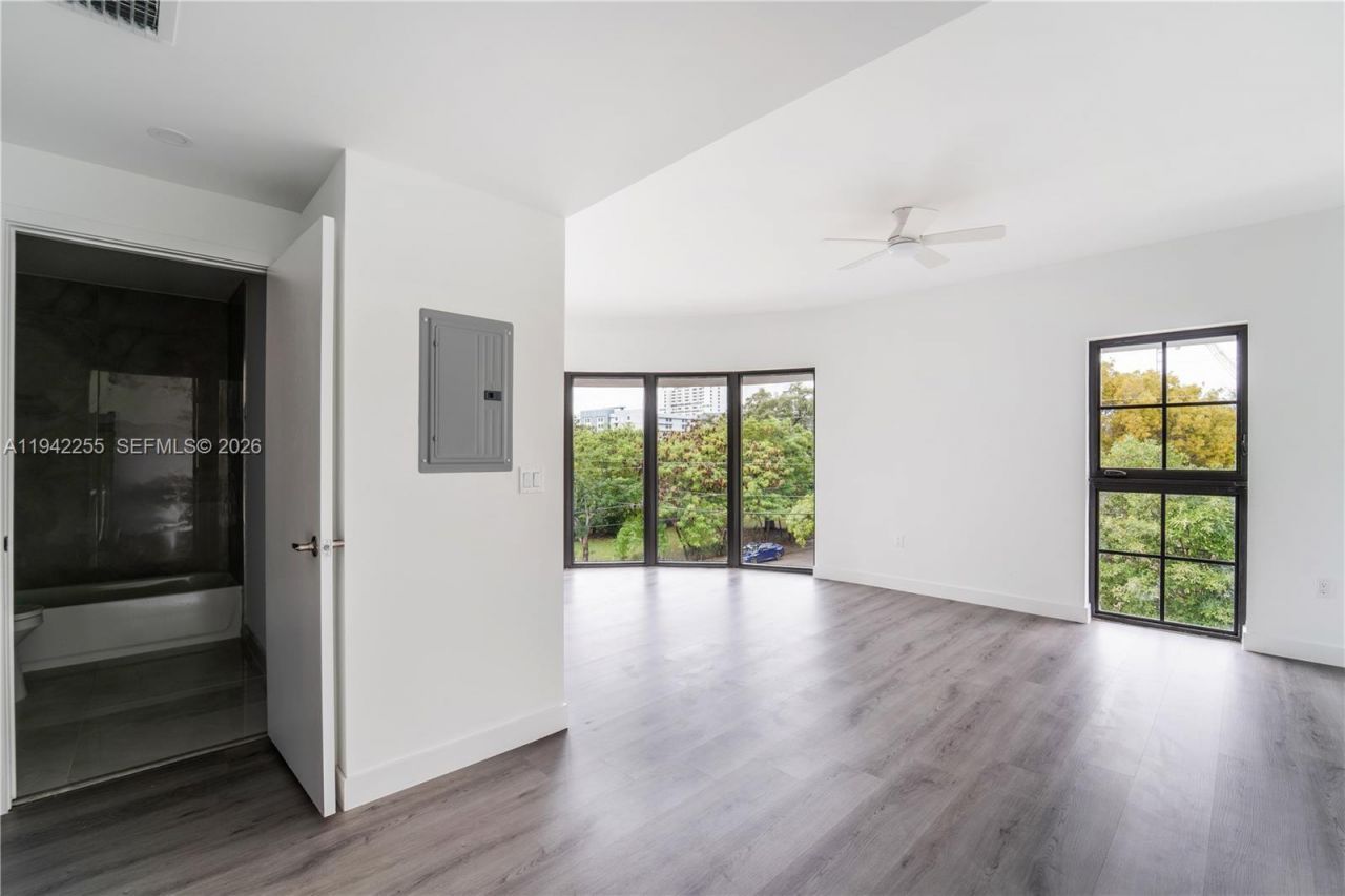 1165 NW 8th Ave, Unit 104, Miami, FL 33136 Photo