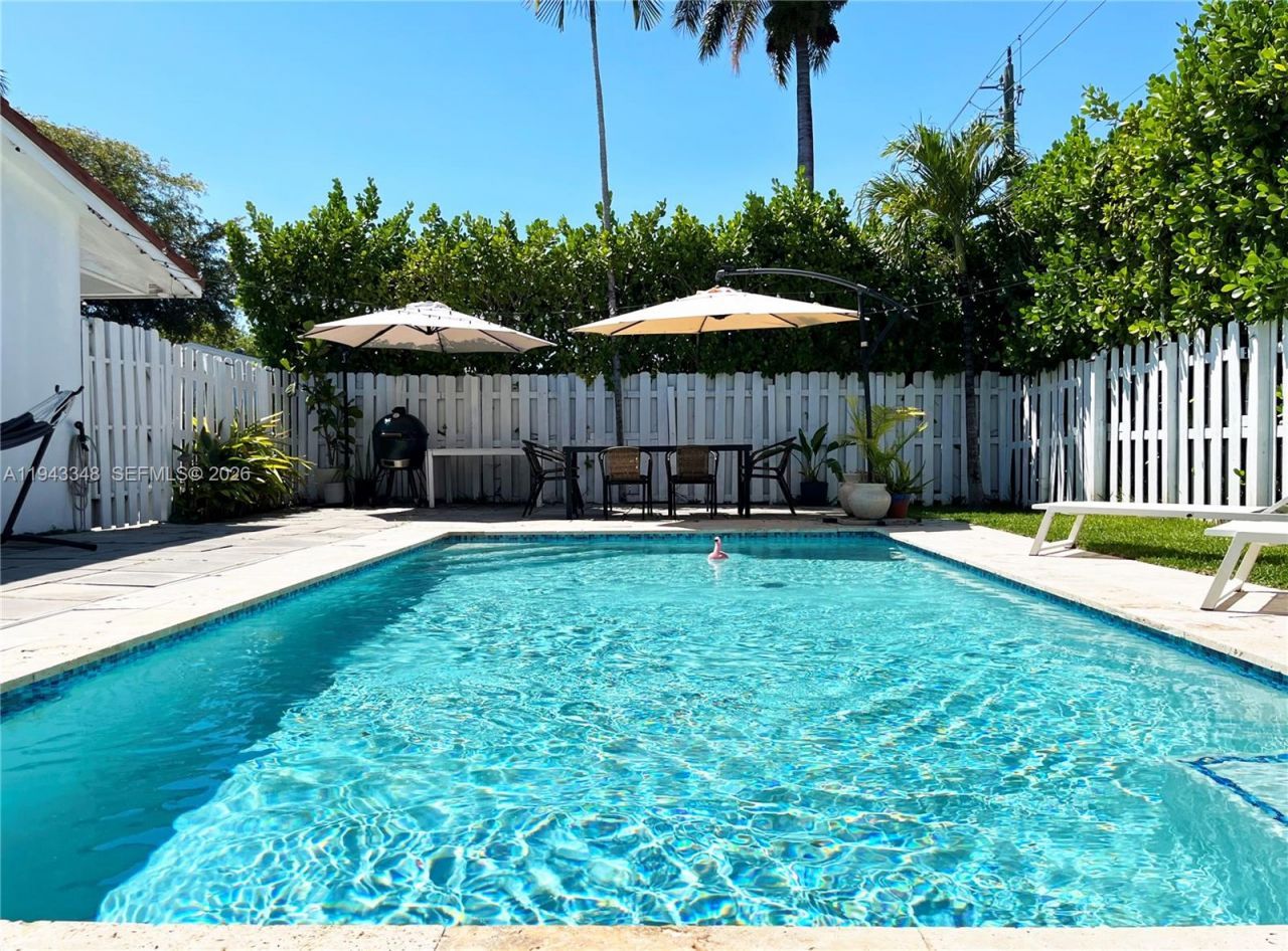 1059 Washington St, Hollywood, FL 33019 Photo