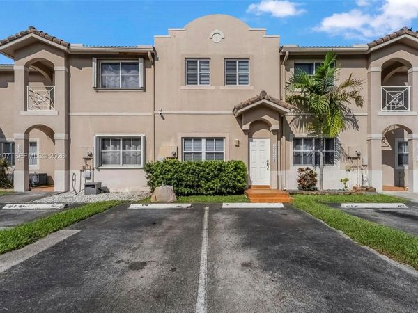 16618 NW 71st Ave , Miami Lakes, FL 33014