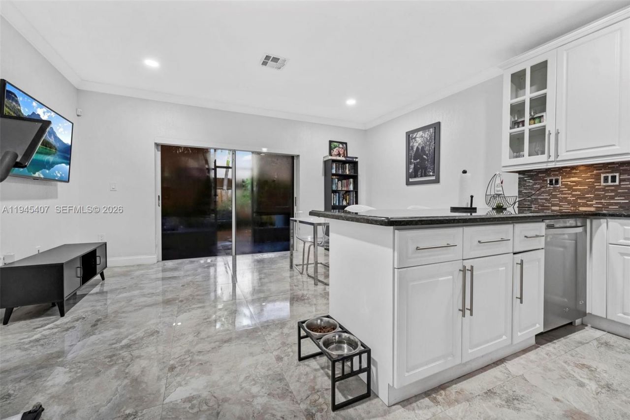 16618 NW 71st Ave , Miami Lakes, FL 33014 Photo