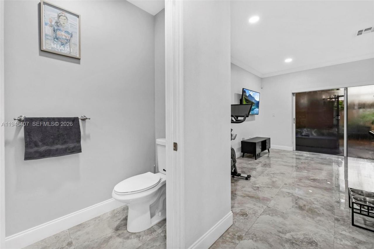 16618 NW 71st Ave , Miami Lakes, FL 33014 Photo