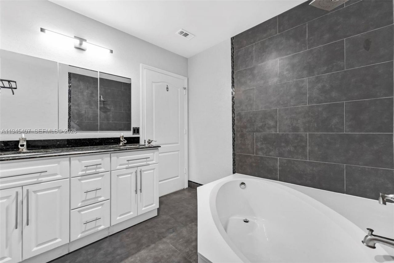 16618 NW 71st Ave , Miami Lakes, FL 33014 Photo