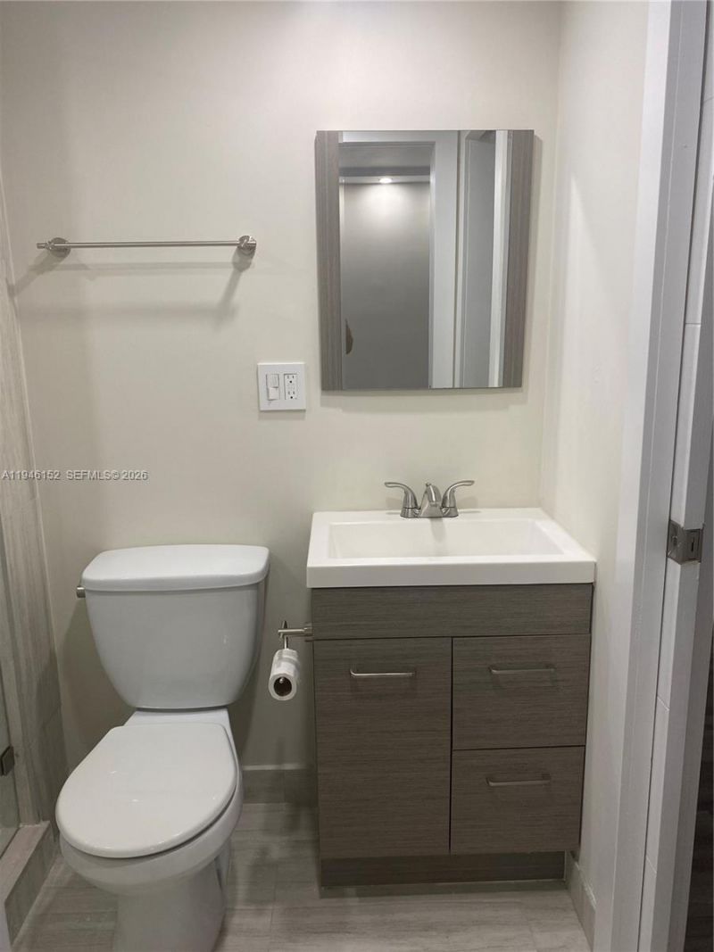 2575 SW 27th Ave, Unit 212, Coconut Grove, FL 33133 Photo