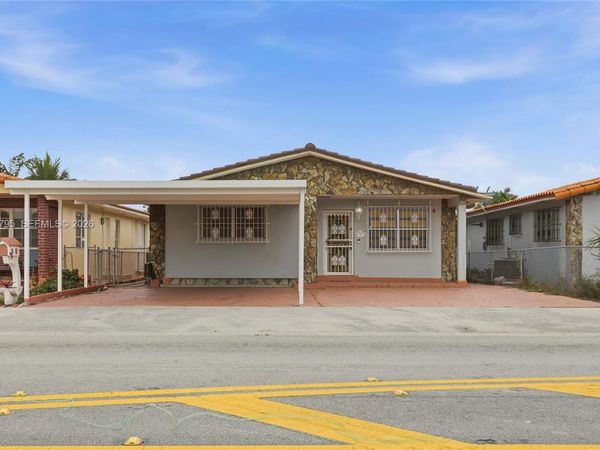 836 W 37th St , Hialeah, FL 33012