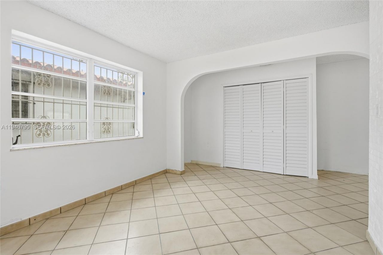 836 W 37th St , Hialeah, FL 33012 Photo