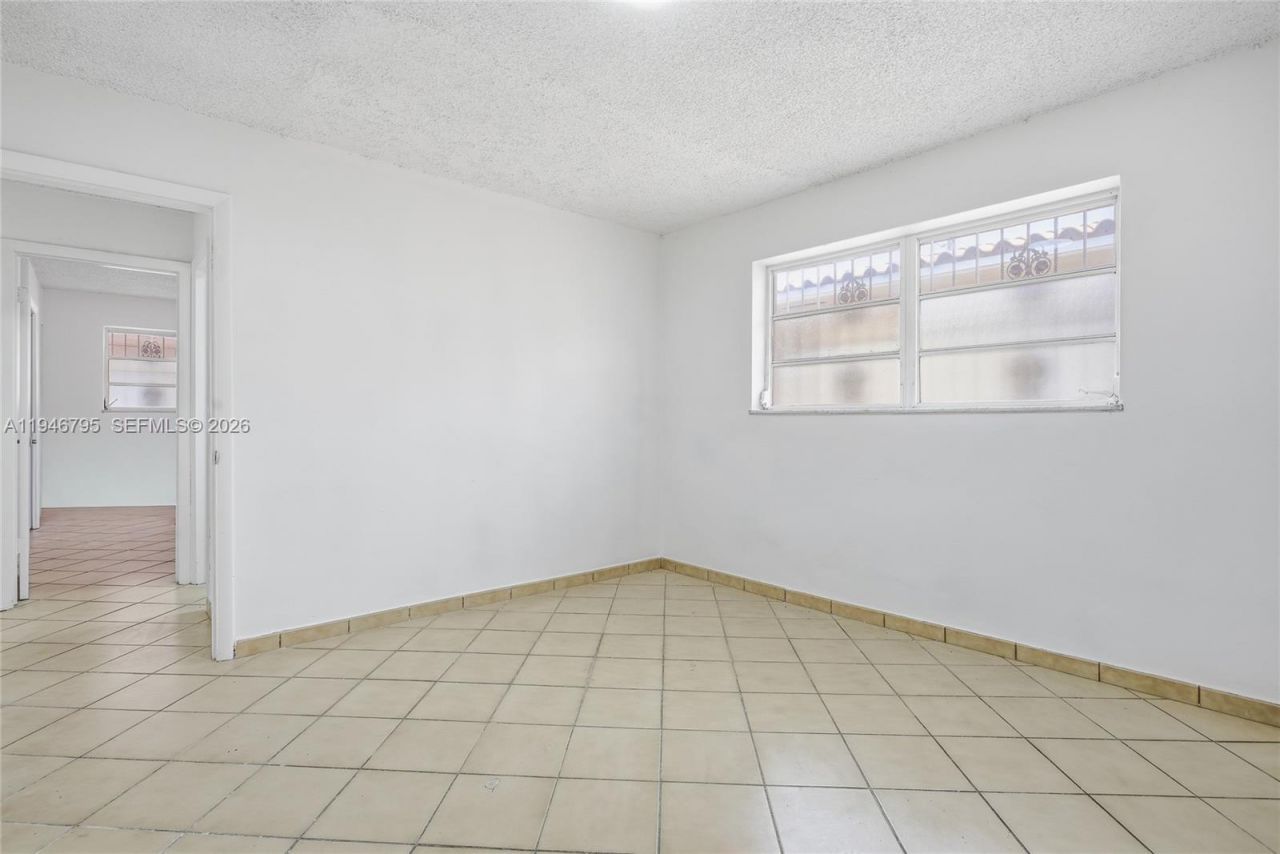 836 W 37th St , Hialeah, FL 33012 Photo