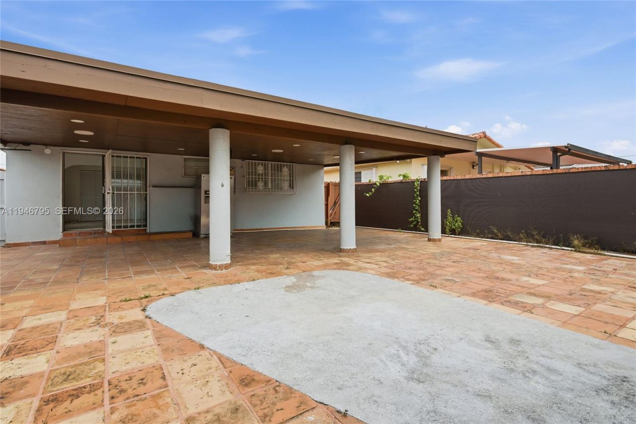 836 W 37th St , Hialeah, FL 33012 Photo