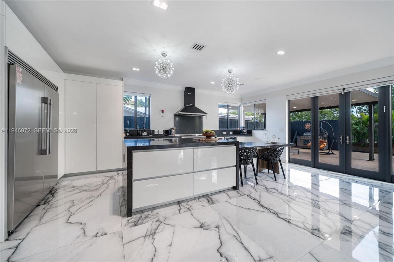 3400 NE 164th St, Sunny Isles Beach, FL 33160 Photo