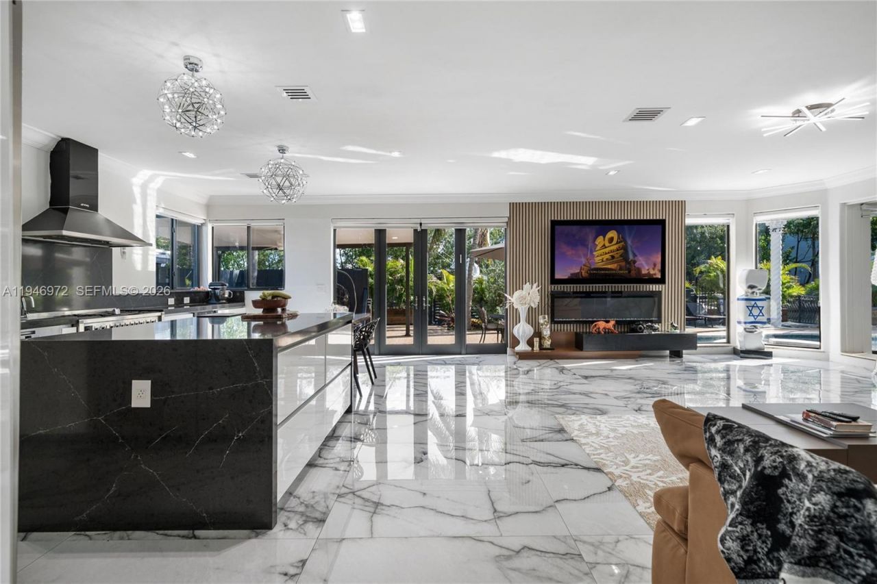 3400 NE 164th St, Sunny Isles Beach, FL 33160 Photo