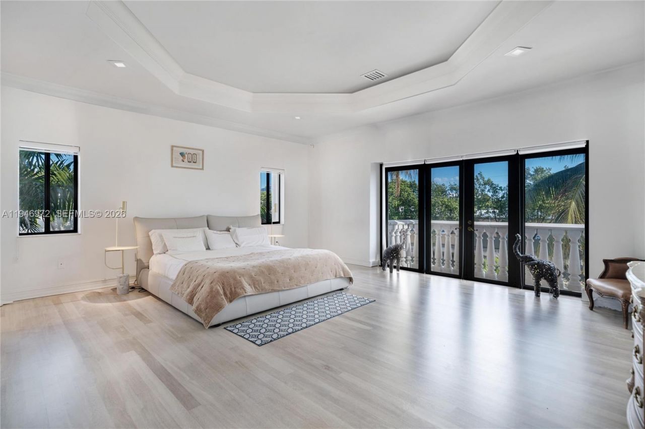 3400 NE 164th St, Sunny Isles Beach, FL 33160 Photo