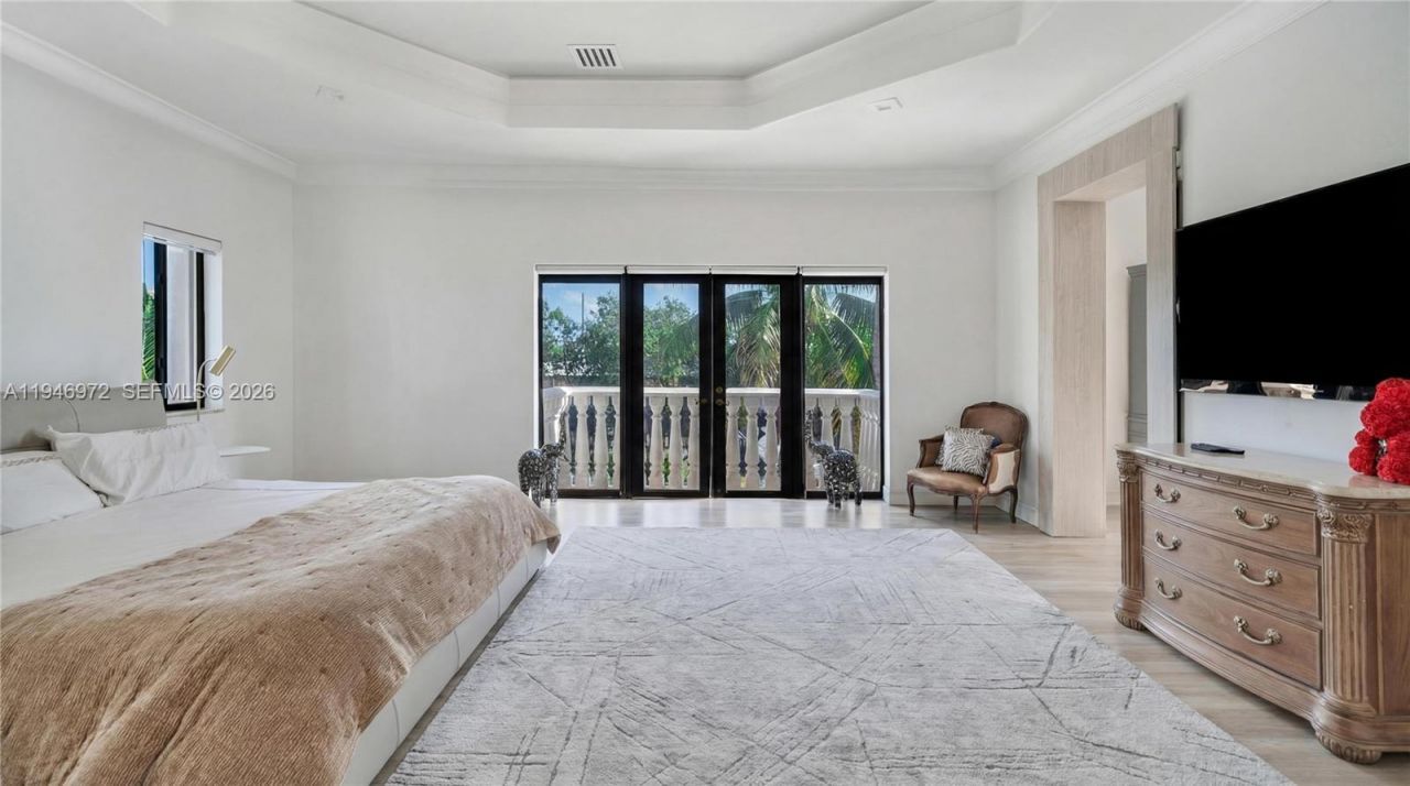 3400 NE 164th St, Sunny Isles Beach, FL 33160 Photo