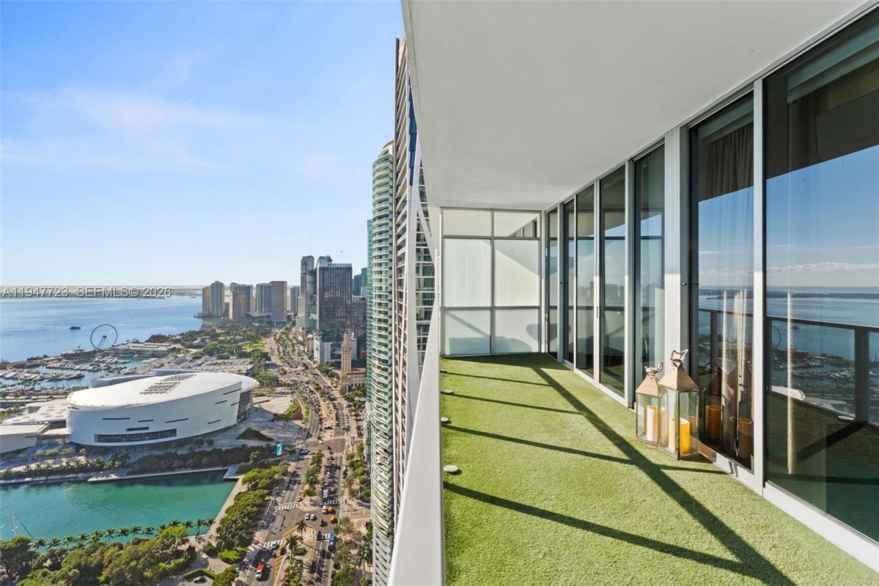 1100 Biscayne Blvd , Unit 4502, Miami, FL 33132 Photo