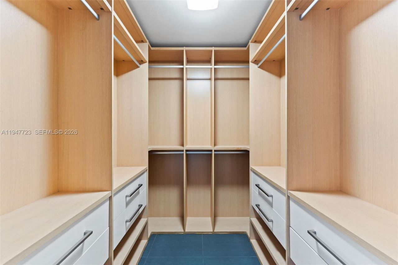 1100 Biscayne Blvd , Unit 4502, Miami, FL 33132 Photo