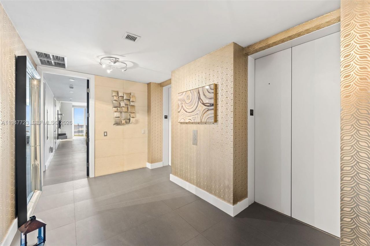 1100 Biscayne Blvd , Unit 4502, Miami, FL 33132 Photo