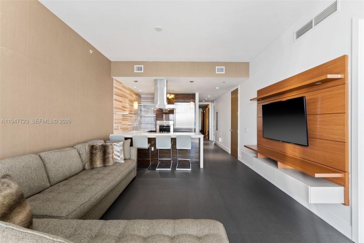 1100 Biscayne Blvd , Unit 4502, Miami, FL 33132 Photo