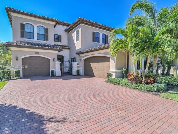 9728 Bozzano Dr, Delray Beach, FL 33446