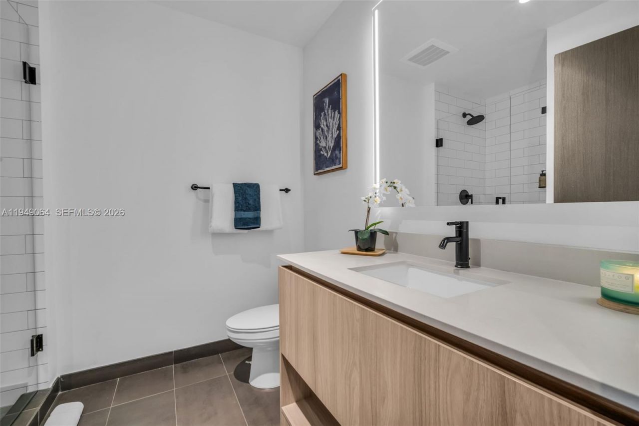 398 NE 5th St, Unit 3207, Miami, FL 33132 Photo