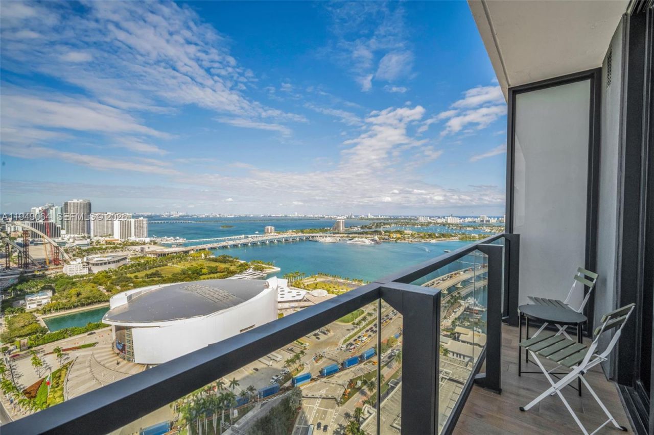 398 NE 5th St, Unit 3207, Miami, FL 33132 Photo