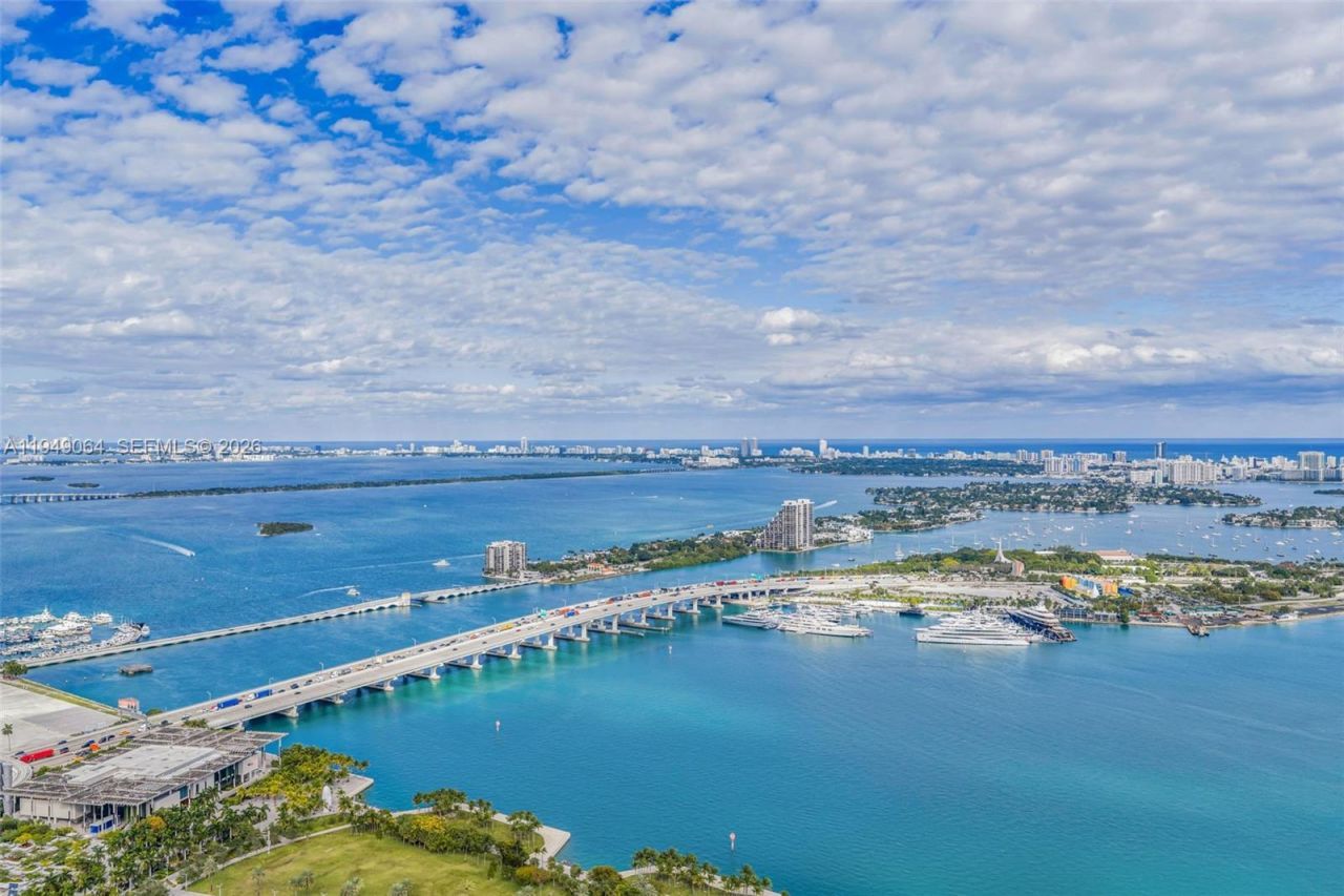 398 NE 5th St, Unit 3207, Miami, FL 33132 Photo