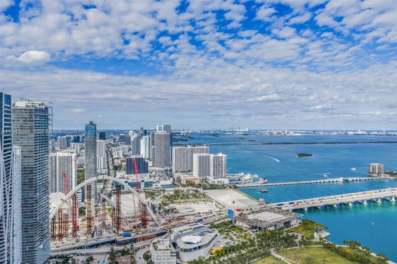 398 NE 5th St, Unit 3207, Miami, FL 33132 Photo