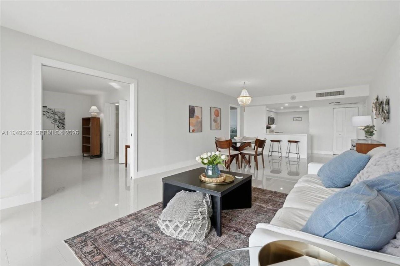 2425 Presidential Way , Unit 1706, West Palm Beach, FL 33401 Photo