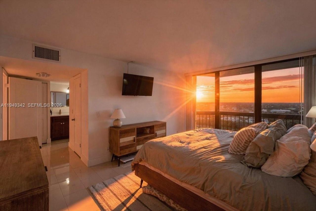 2425 Presidential Way , Unit 1706, West Palm Beach, FL 33401 Photo