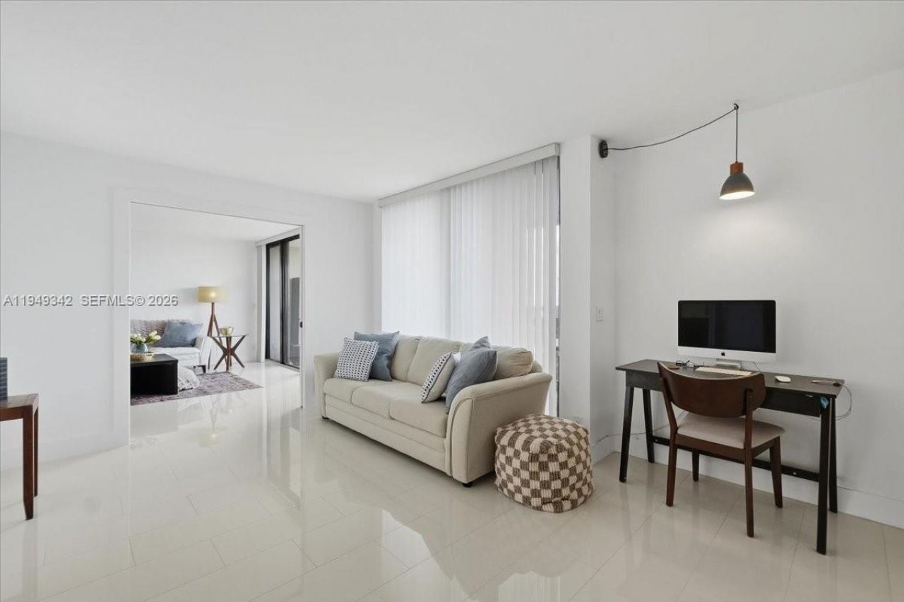 2425 Presidential Way , Unit 1706, West Palm Beach, FL 33401 Photo