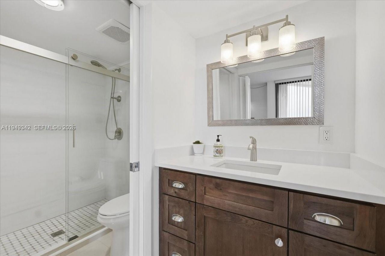 2425 Presidential Way , Unit 1706, West Palm Beach, FL 33401 Photo